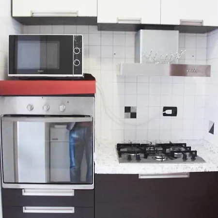 Eden Venice ميستر